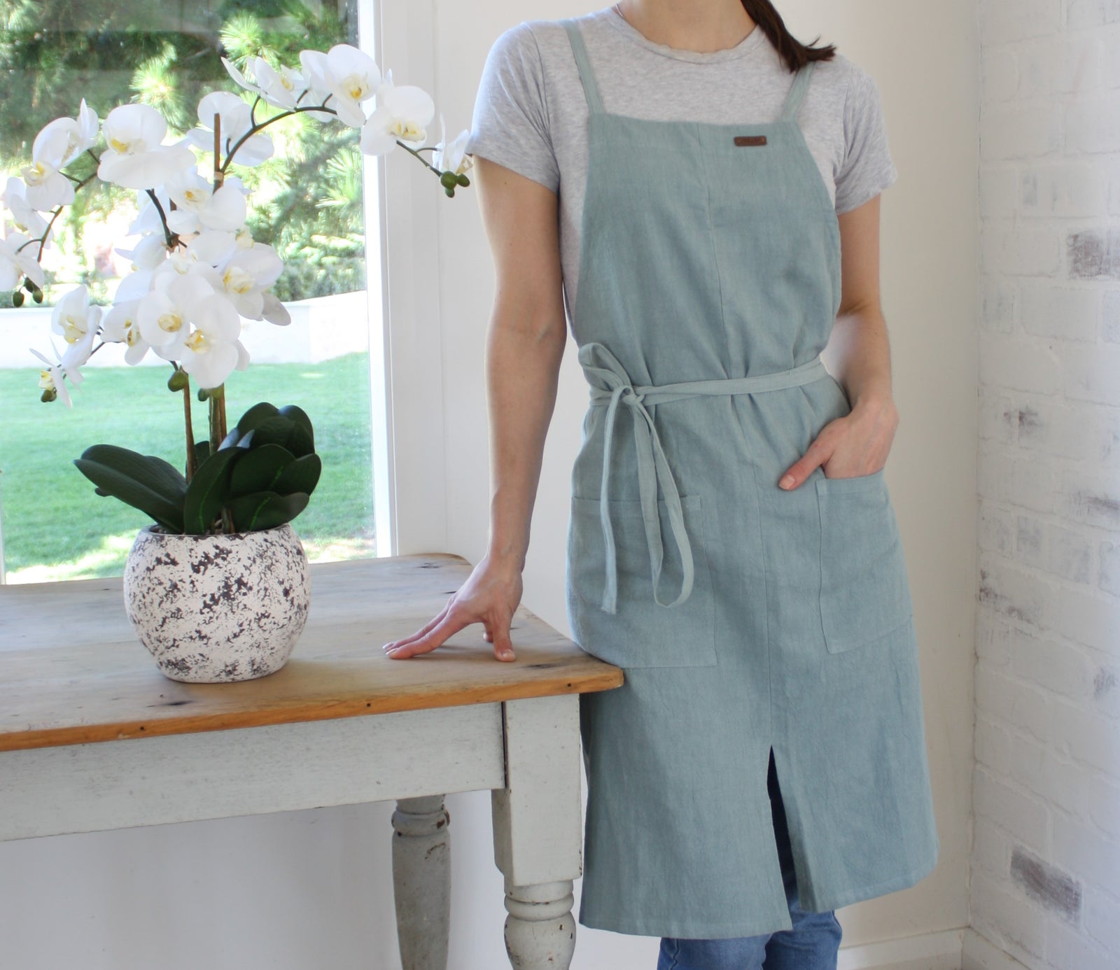 Indoor Gardening Gift Set ⎹ Bonsai Snips, Apron ⎹ Medium Gift Box